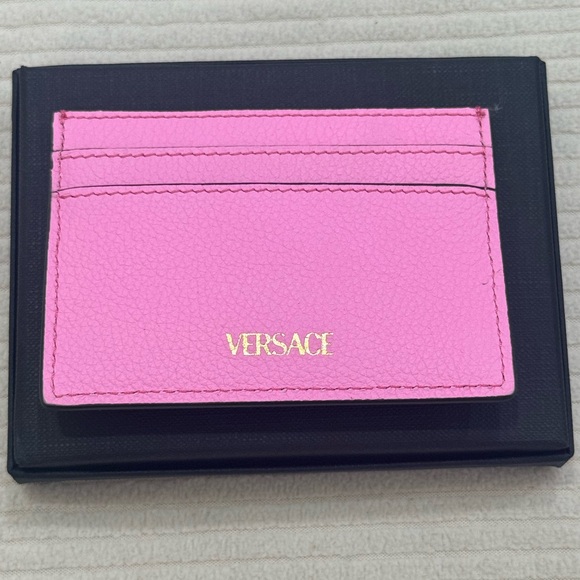 Luxury Designer Gift Boxes that May lead to Chanel or Versace or LV or Dior or G - Picture 9 of 16